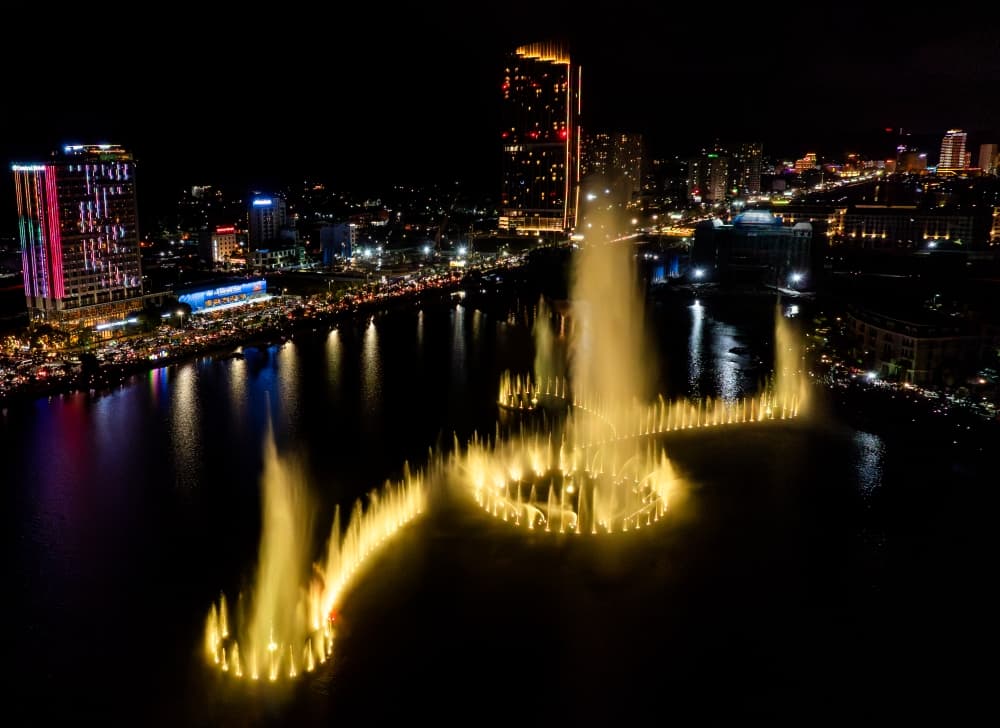 Halong Marina ra mắt Halo Bay Show: Biểu tượng giải trí mới bên vịnh Di sản